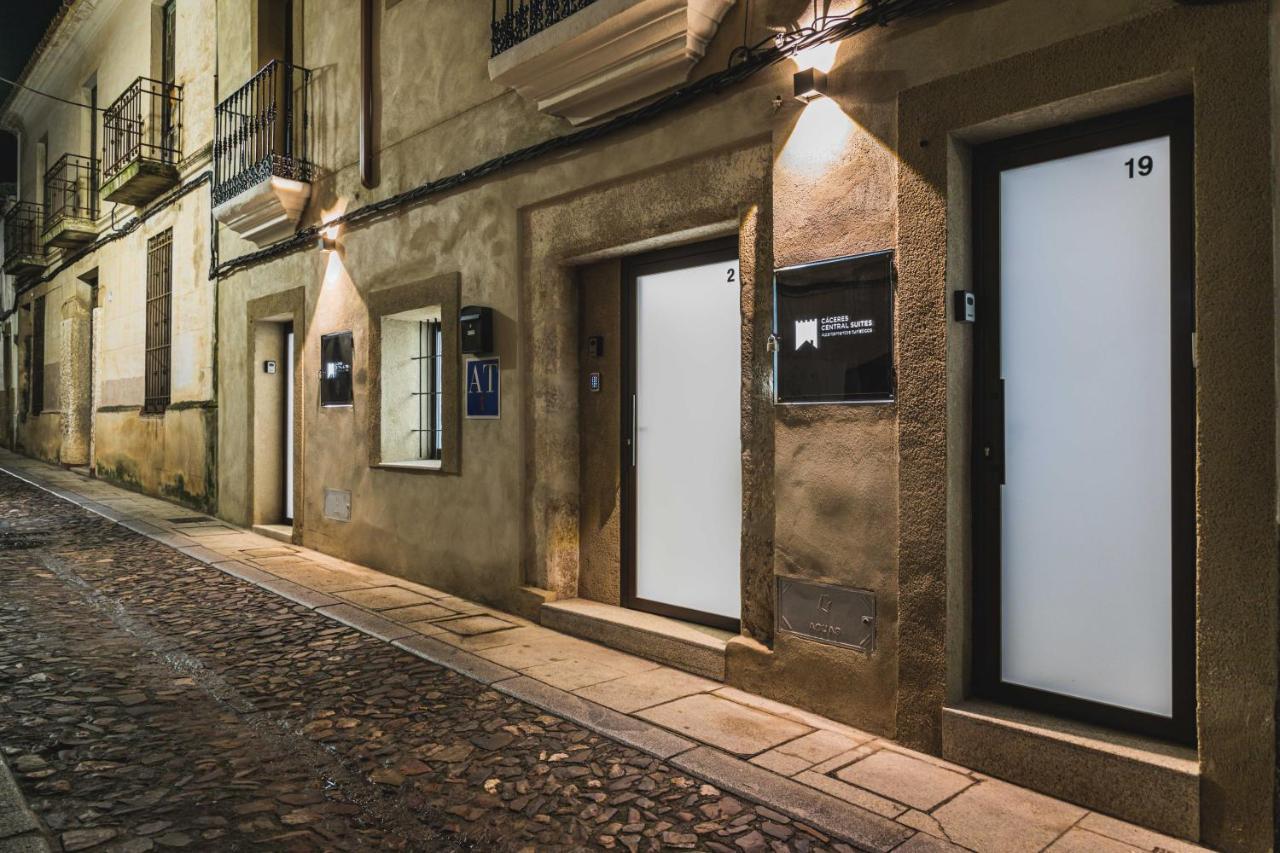 Apartamentos Caceres Central Suites Εξωτερικό φωτογραφία