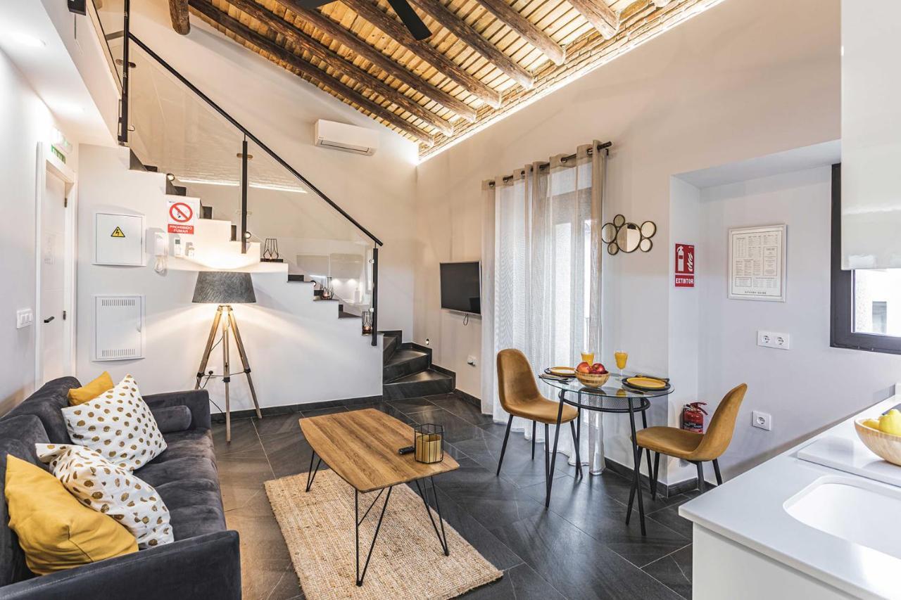 Apartamentos Caceres Central Suites Εξωτερικό φωτογραφία