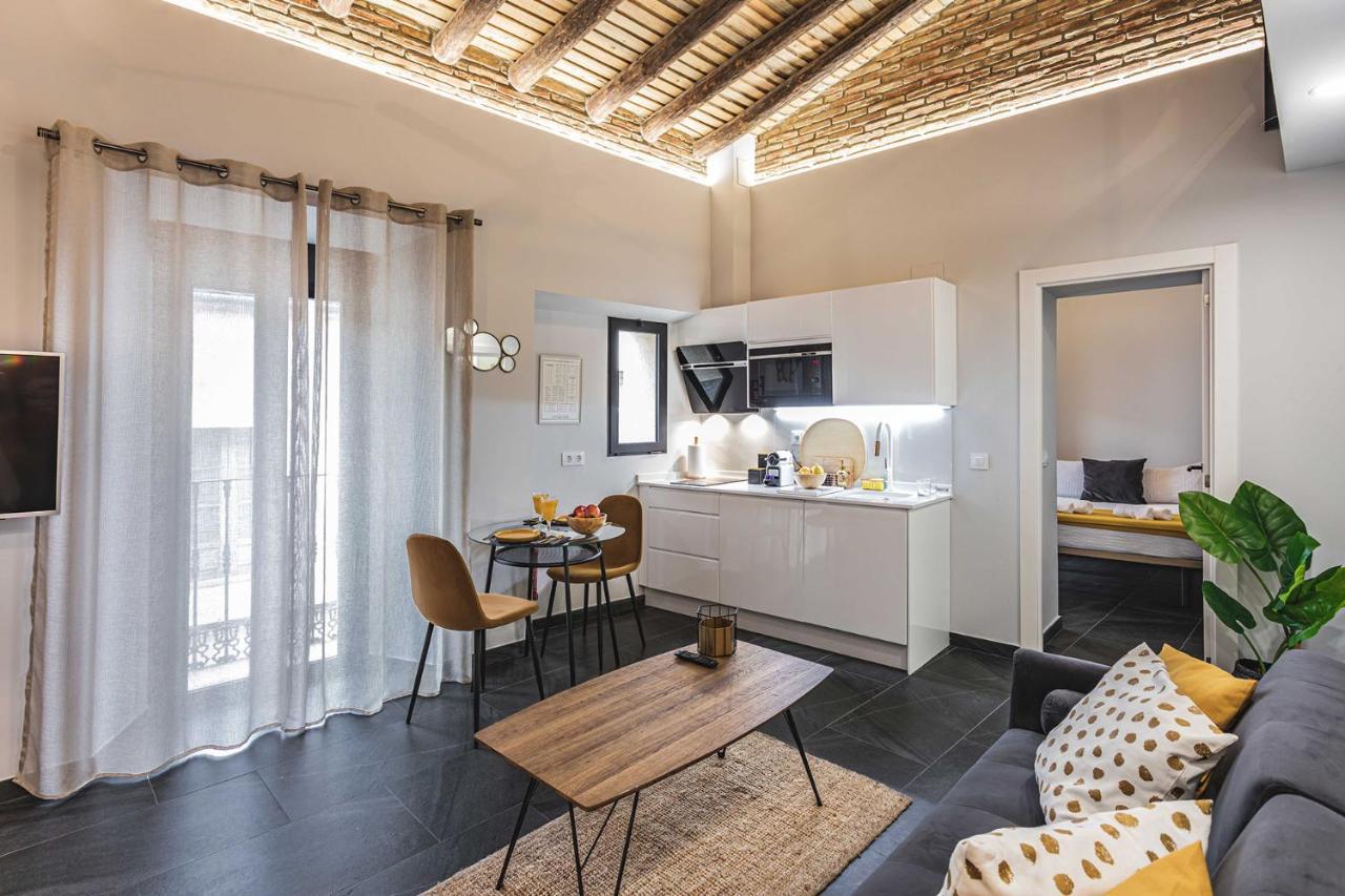 Apartamentos Caceres Central Suites Εξωτερικό φωτογραφία